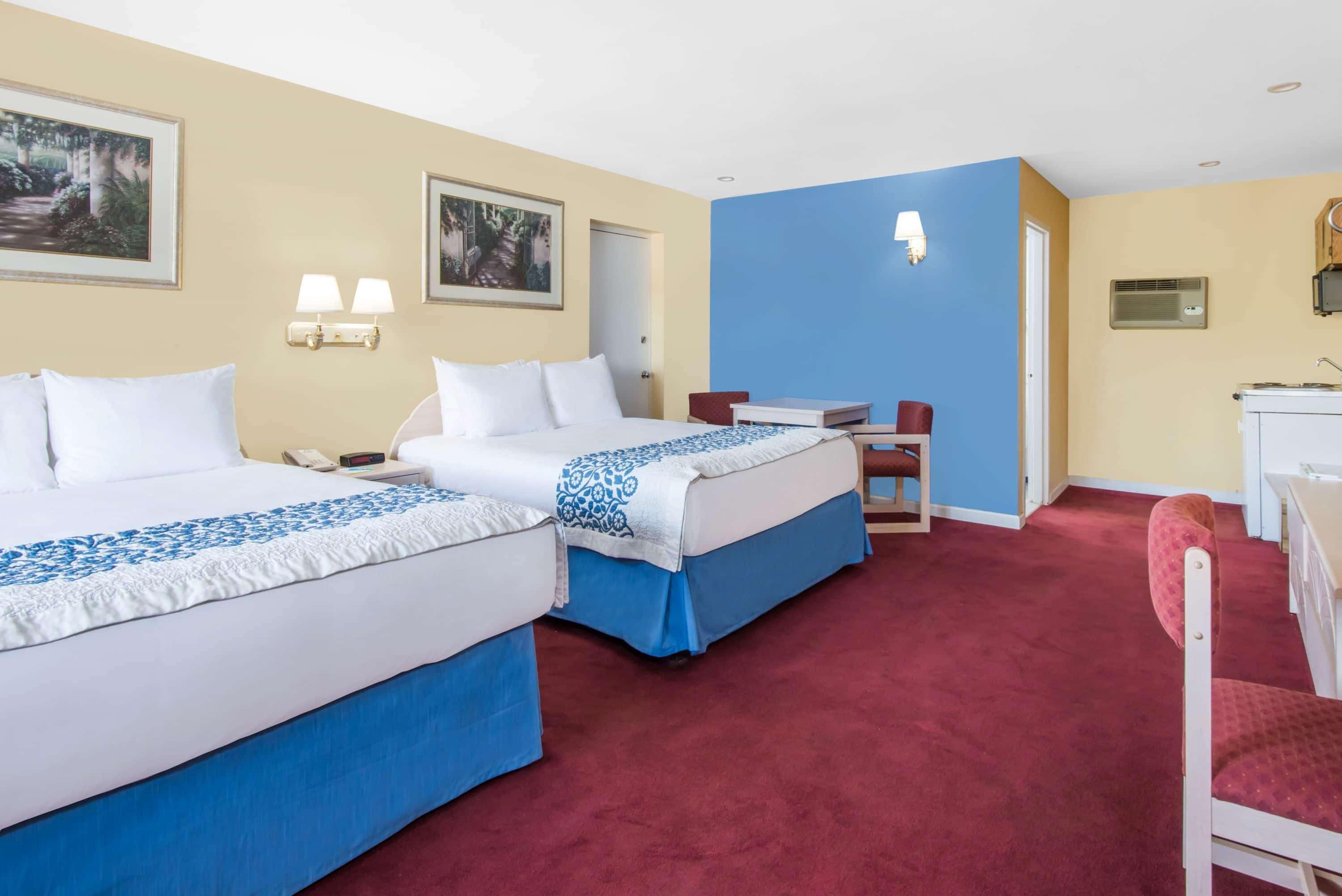 Days Inn By Wyndham Hicksville Long Island מראה חיצוני תמונה