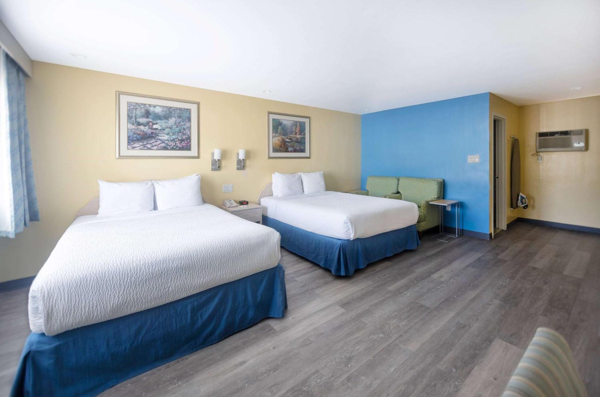 Days Inn By Wyndham Hicksville Long Island מראה חיצוני תמונה