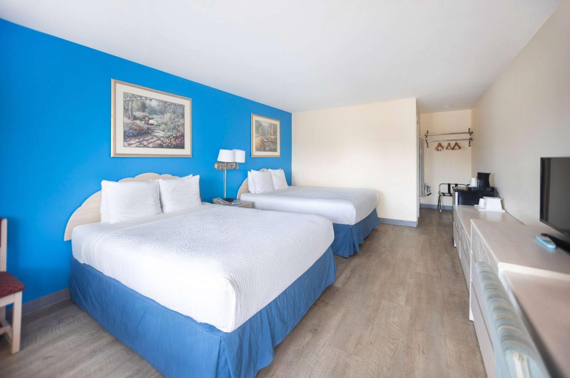 Days Inn By Wyndham Hicksville Long Island מראה חיצוני תמונה
