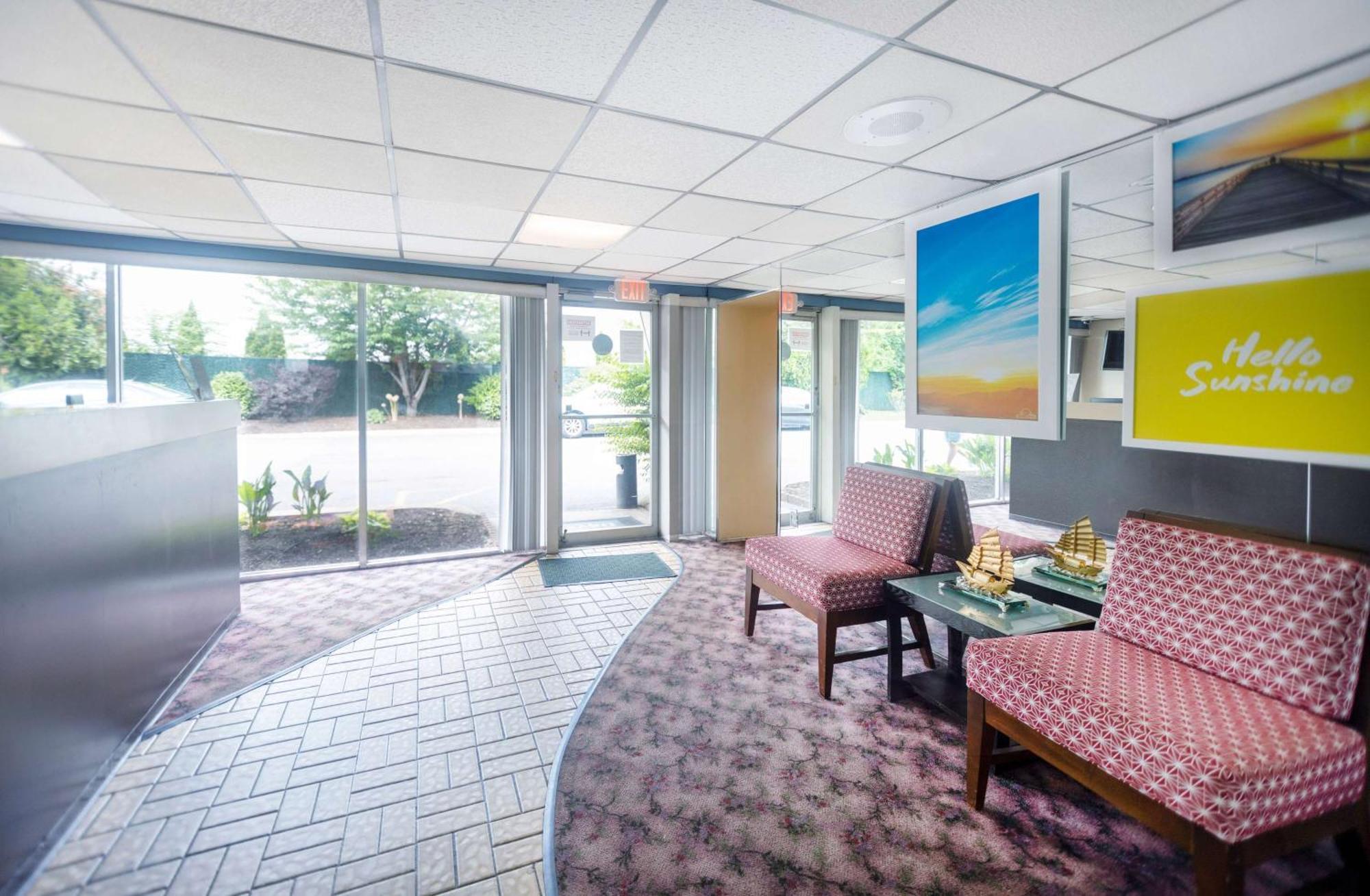Days Inn By Wyndham Hicksville Long Island מראה חיצוני תמונה